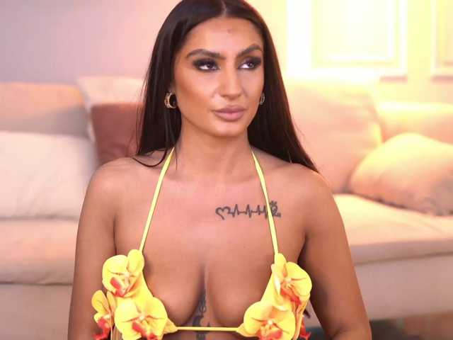SiennaHays live cam on BongaCams