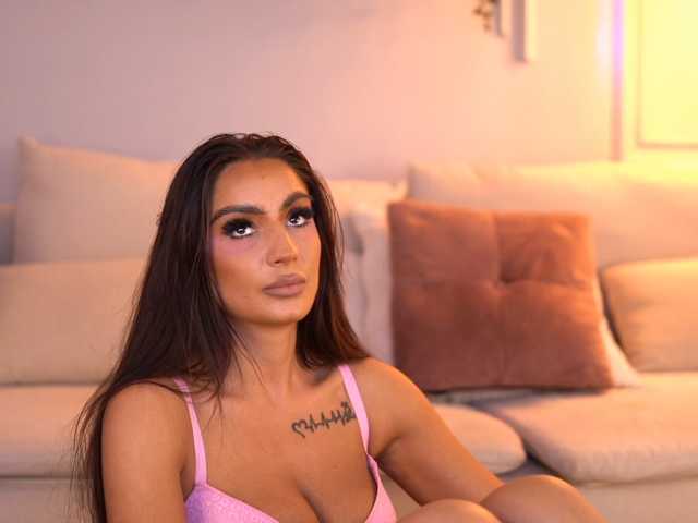SiennaHays, en directo ahora en BongaCams
