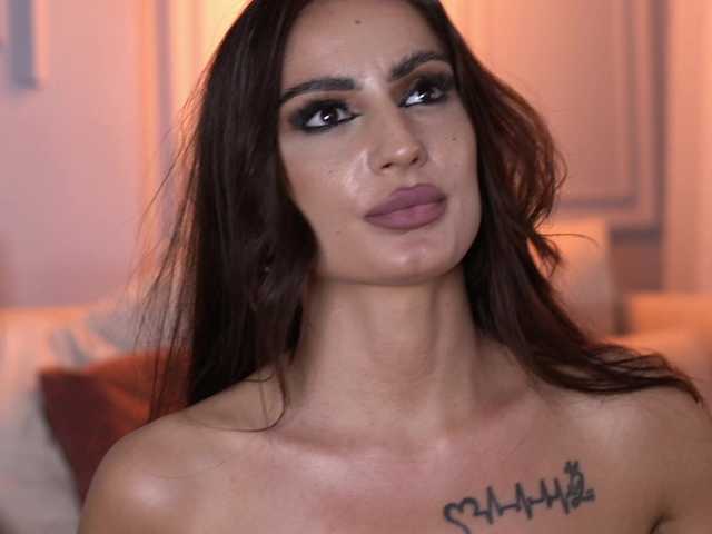 SiennaHays live cam on BongaCams