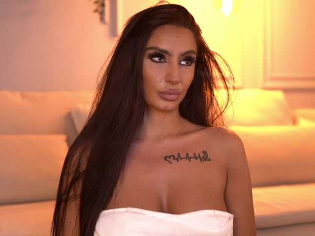SiennaHays live cam on BongaCams