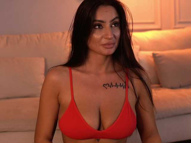 SiennaHays live cam on BongaCams