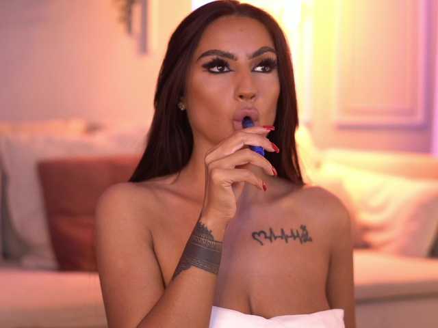 SiennaHays live cam on BongaCams
