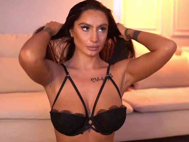 SiennaHays webcam
