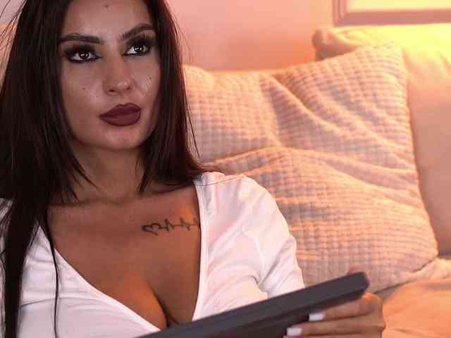 SiennaHays webcam
