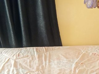 Prettyulenda's Live Webcam