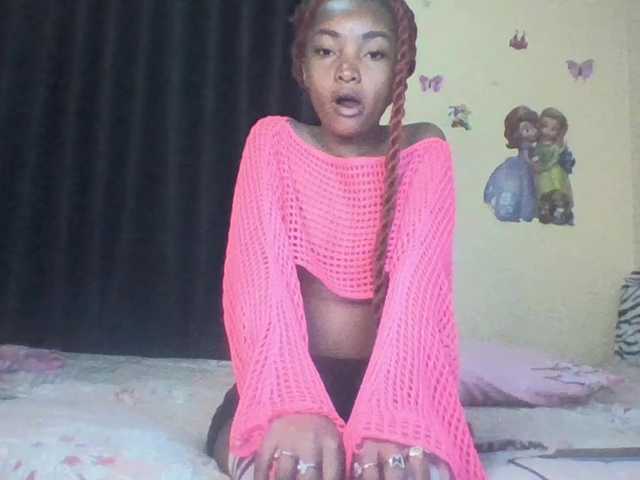 Prettyulenda live cam on BongaCams