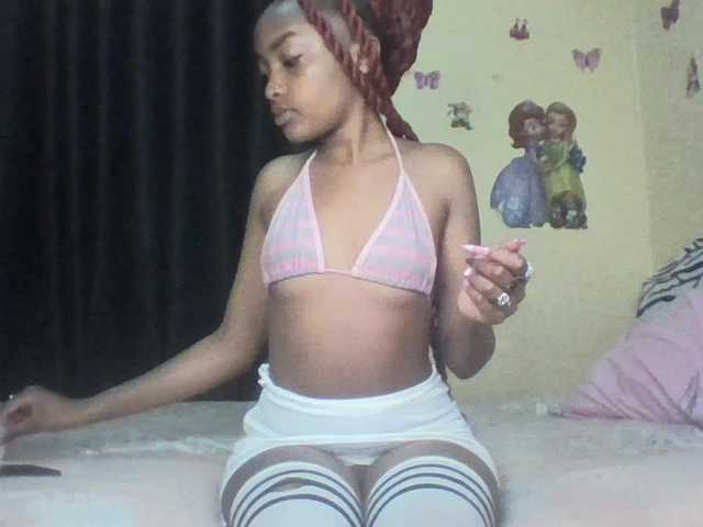 Prettyulenda live cam on BongaCams