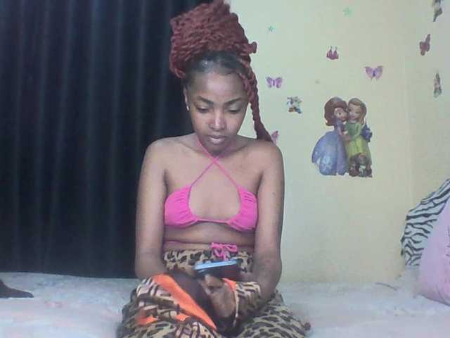Prettyulenda live cam on BongaCams