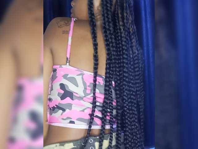 Prettyulenda live cam on BongaCams