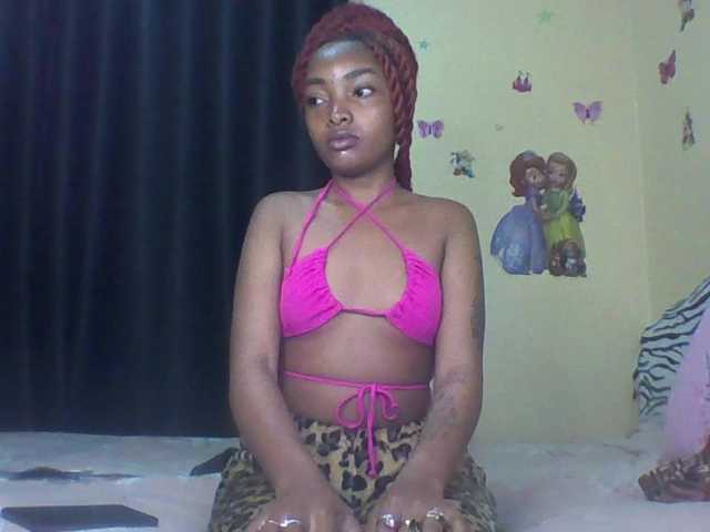 Prettyulenda live cam on BongaCams