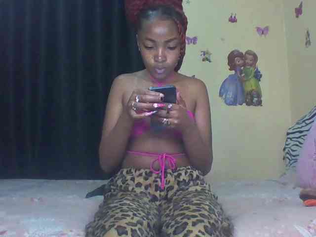 Prettyulenda webcam