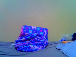 Molly-22's Live Webcam