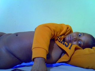 Molly-22's Live Webcam