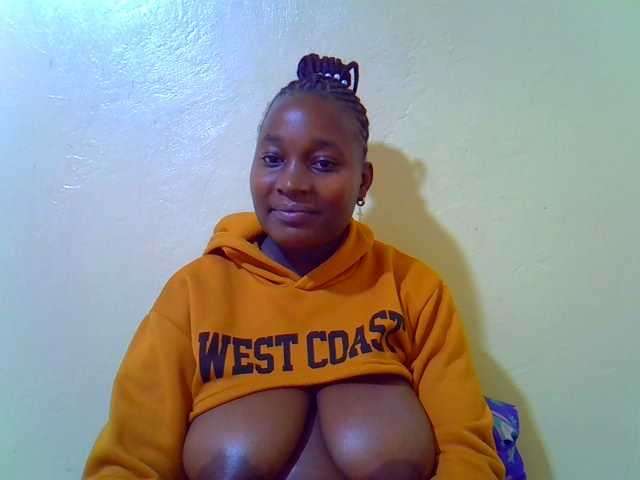 Molly-22 live cam on BongaCams