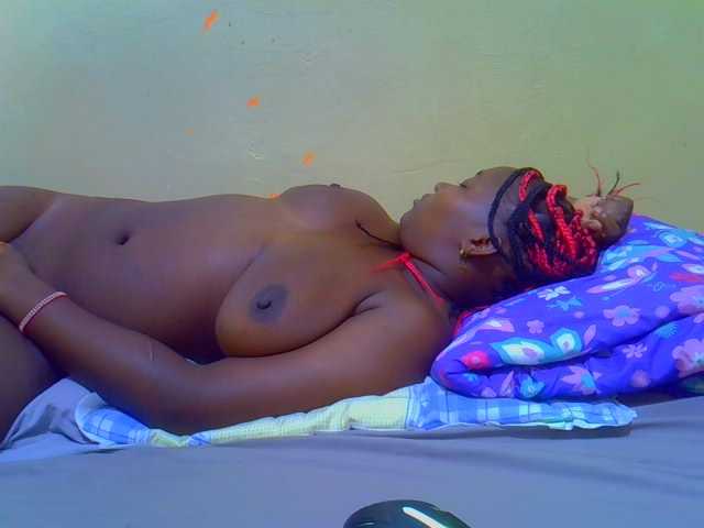 le modèle Molly-22 est en webcam porno dans un show sur le site bongacams, il possède les tags suivants: Ebony,Brunette,Trimmed