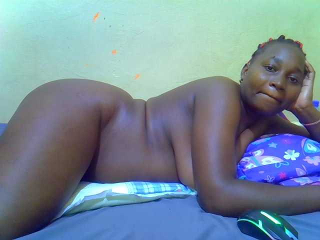 Molly-22 live cam on BongaCams