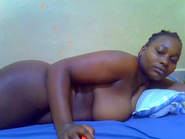 Molly-22 live cam on BongaCams