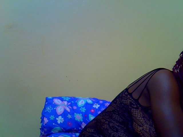 Molly-22 live cam on BongaCams