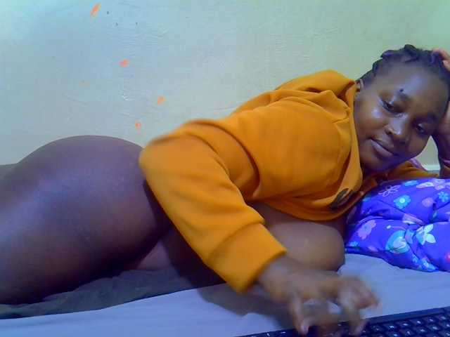 Molly-22 live cam on BongaCams