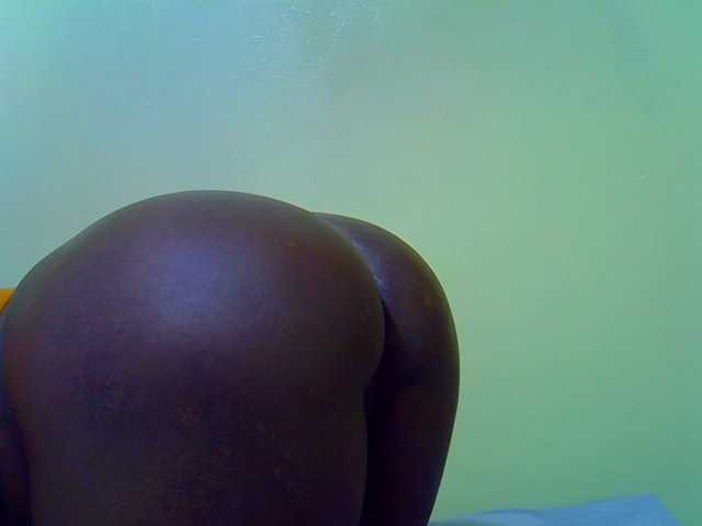 Molly-22 live cam on BongaCams