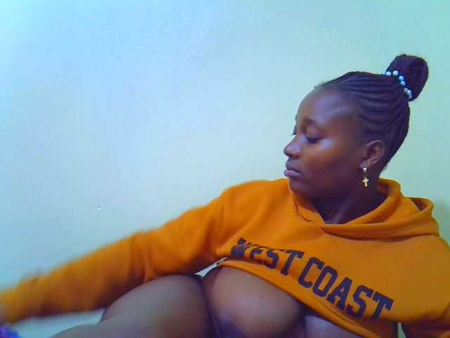 Molly-22 live cam on BongaCams