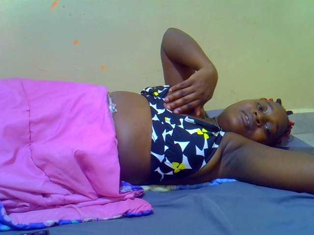 Molly-22 live cam on BongaCams