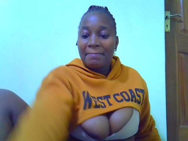 Molly-22 live cam on BongaCams