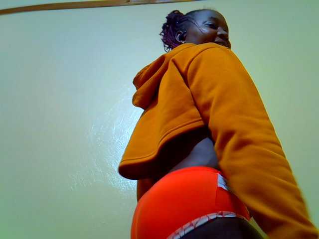 Molly-22 live cam on BongaCams