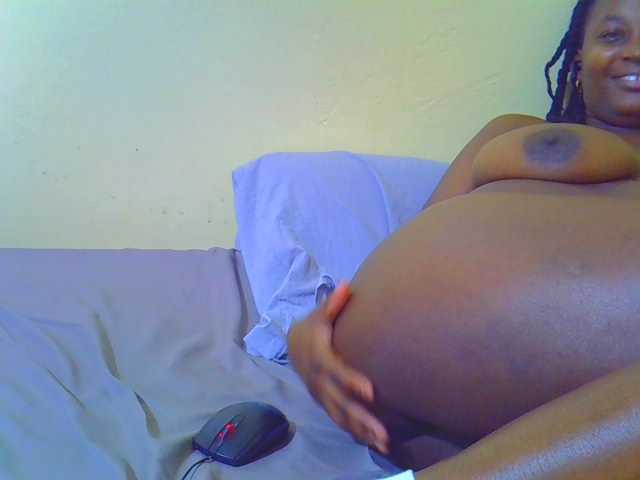 Molly-22 live cam on BongaCams