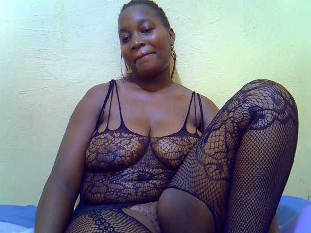 Molly-22 live cam on BongaCams