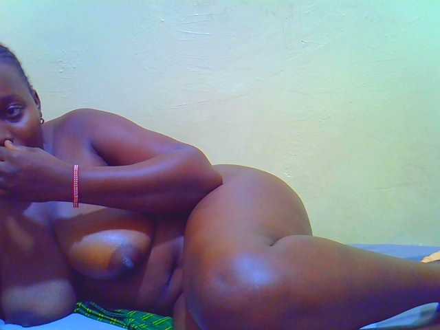 Molly-22 live cam on BongaCams