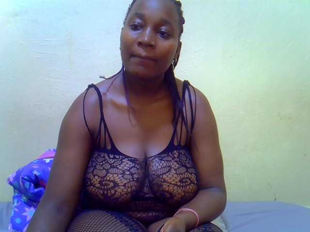 Molly-22 live cam on BongaCams
