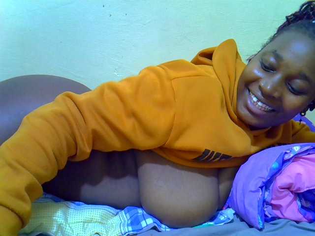 Molly-22 live cam on BongaCams