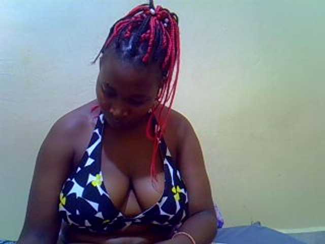 Molly-22 live cam on BongaCams