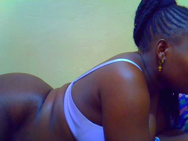Molly-22 live cam on BongaCams