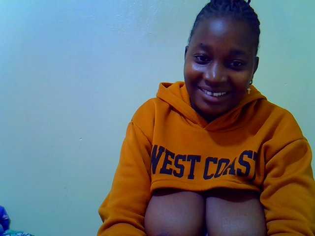 Molly-22 live cam on BongaCams