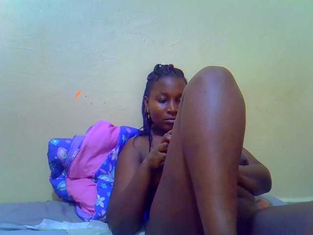 Molly-22 live cam on BongaCams