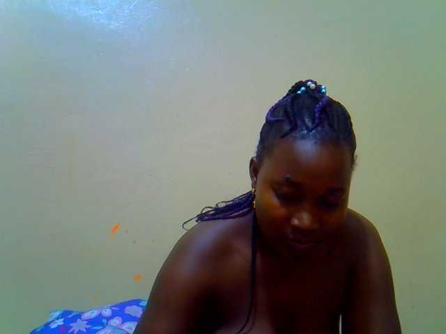 Molly-22, live now on BongaCams