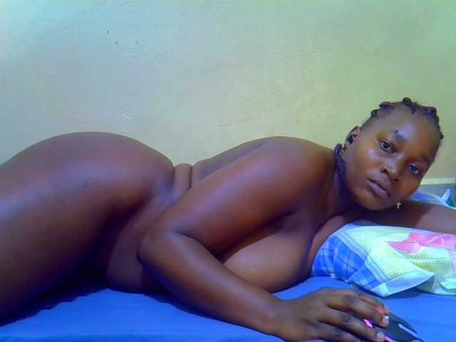 Molly-22 live cam on BongaCams