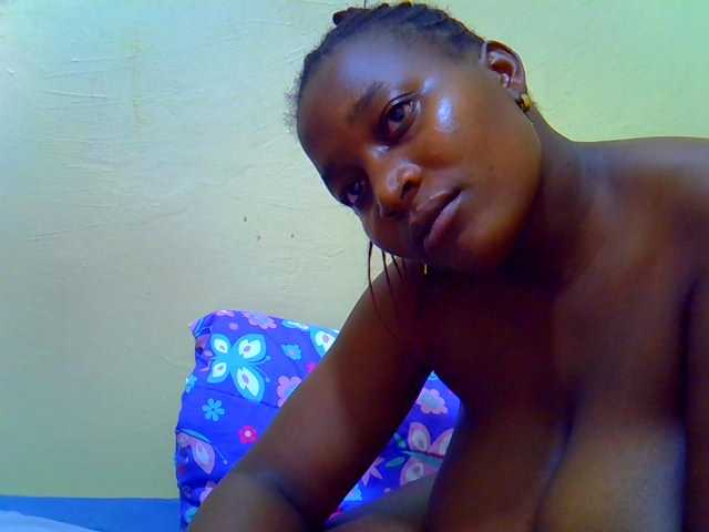 Molly-22 live cam on BongaCams