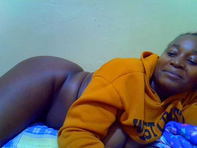 Molly-22 live cam on BongaCams