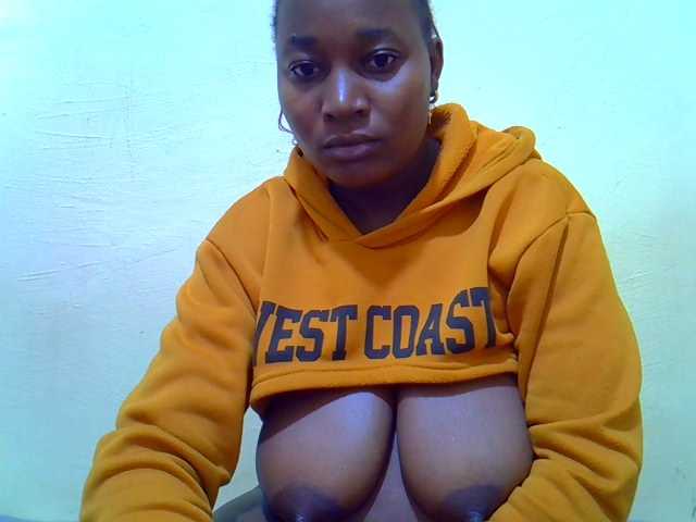 Molly-22 live cam on BongaCams