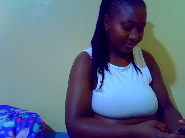 Molly-22 live cam on BongaCams