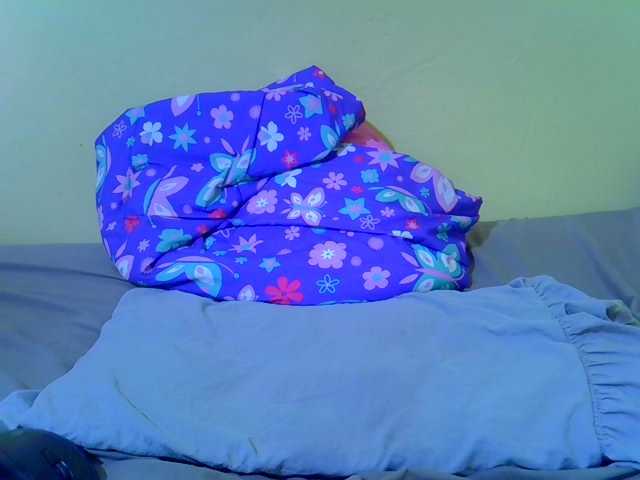 Molly-22 live cam on BongaCams