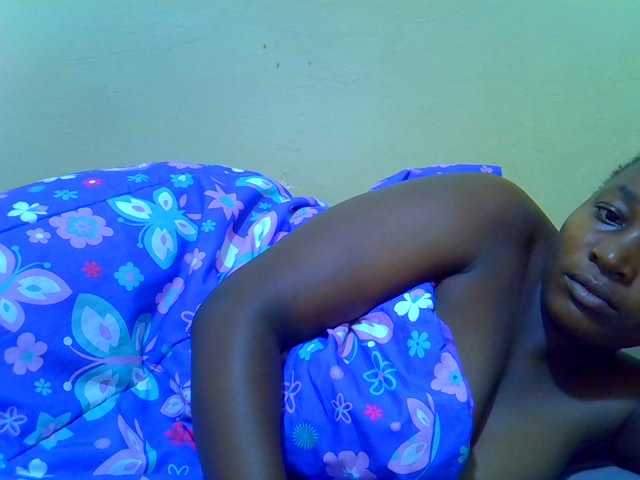Molly-22 live cam on BongaCams