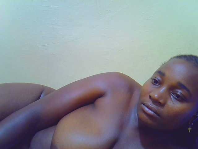 Molly-22 live cam on BongaCams