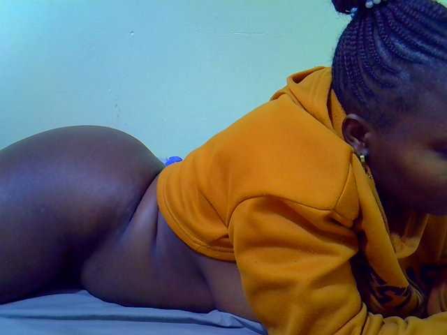 Molly-22 live cam on BongaCams