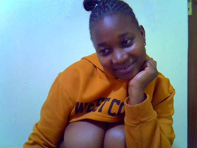 Molly-22 live cam on BongaCams