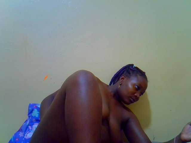 Molly-22 live cam on BongaCams