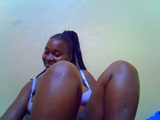 Molly-22 live cam on BongaCams